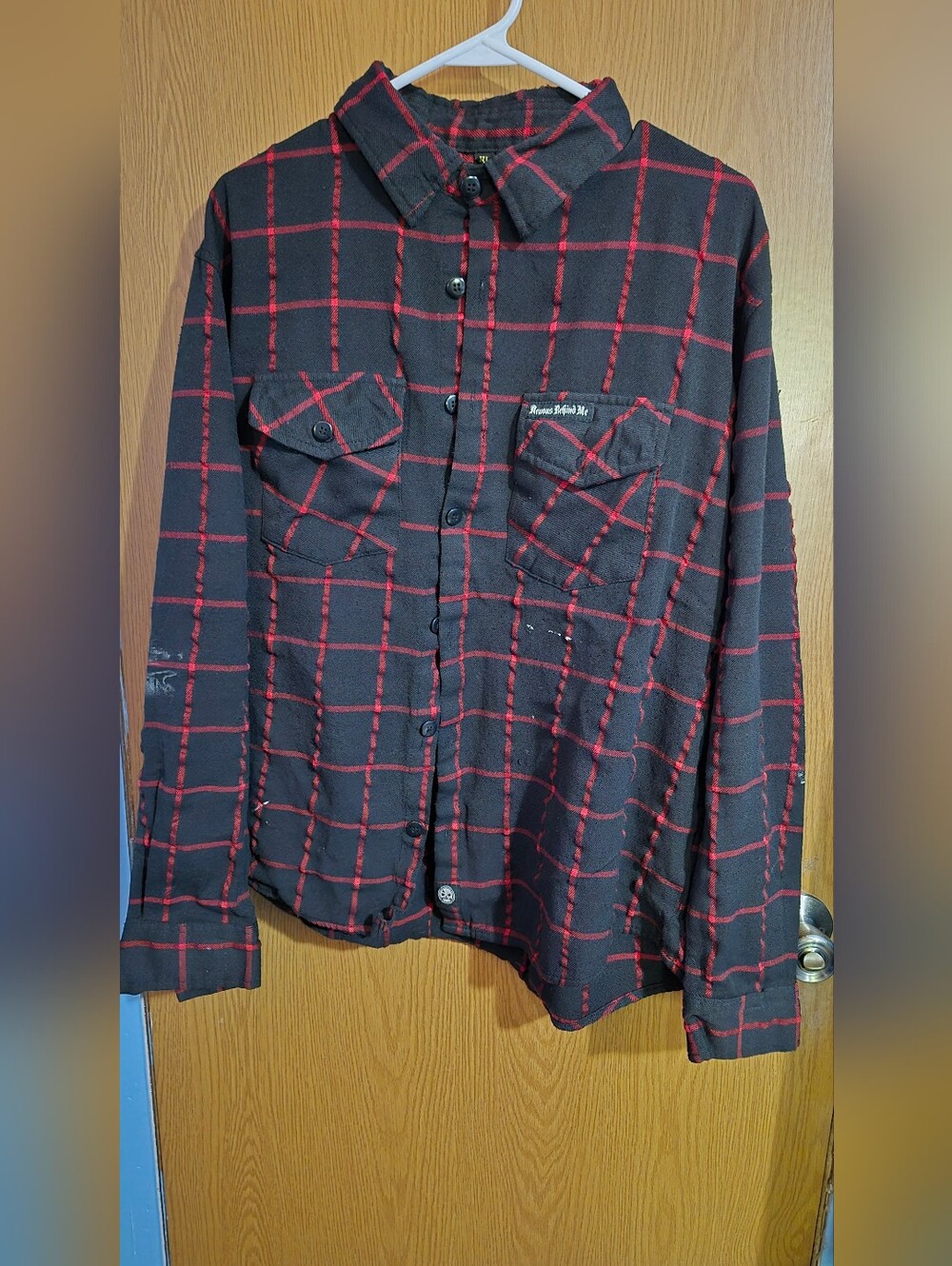 Demons Behind Me Mens Flannel Black And Red Long Sleeve XL Pre Owned